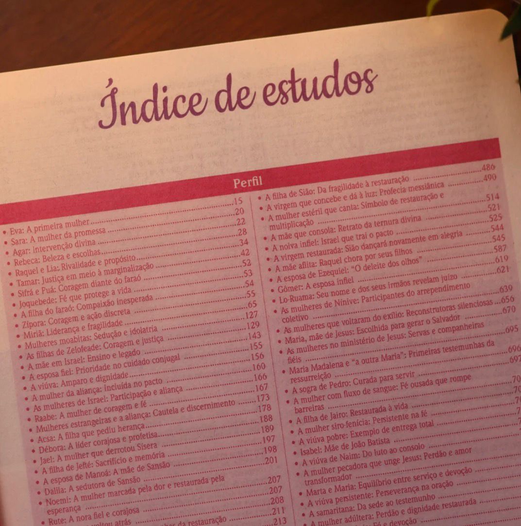 Bíblia de Estudo Para o Cotidiano da Mulher | NVA | Full Collor | Capa Dura Preta Com Rosa Dalias