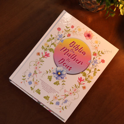 Bíblia Da Mulher De Deus | ARC | Harpa Pentecostal | Letra Grande | Capa Dura Leoa