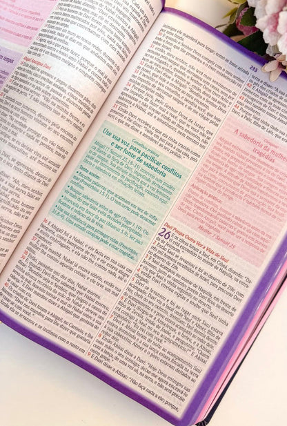 Bíblia de Estudo Para o Cotidiano da Mulher | NVA | Full Collor | Capa Dura Branca