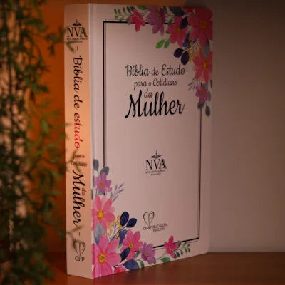Bíblia de Estudo Para o Cotidiano da Mulher | NVA | Full Collor | Capa Dura Branca