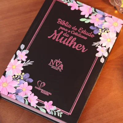 Bíblia de Estudo Para o Cotidiano da Mulher | NVA | Full Collor | Capa Dura Preta